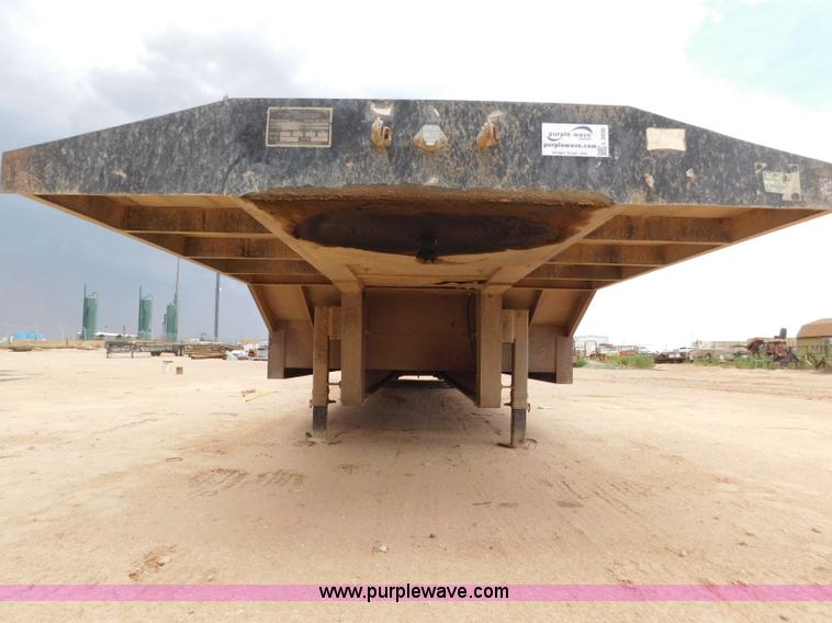 image for item L5930 2003 Atoka 22-DE-60-3 equipment trailer