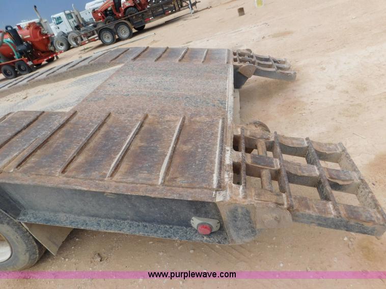 image for item L5930 2003 Atoka 22-DE-60-3 equipment trailer