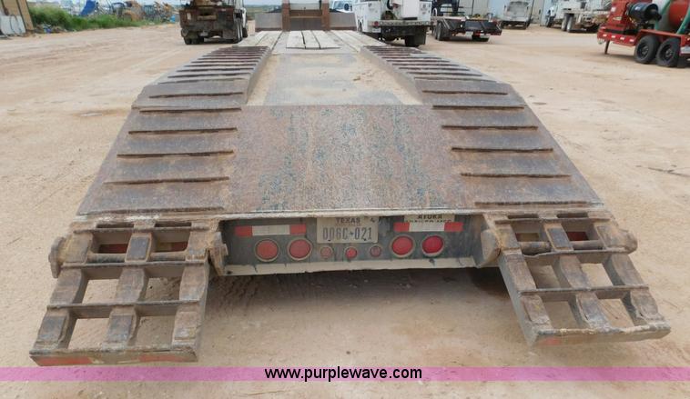 image for item L5930 2003 Atoka 22-DE-60-3 equipment trailer