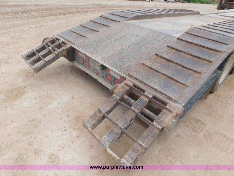 image for item L5930 2003 Atoka 22-DE-60-3 equipment trailer