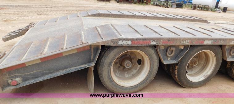 image for item L5930 2003 Atoka 22-DE-60-3 equipment trailer