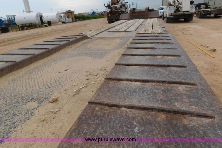 image for item L5930 2003 Atoka 22-DE-60-3 equipment trailer