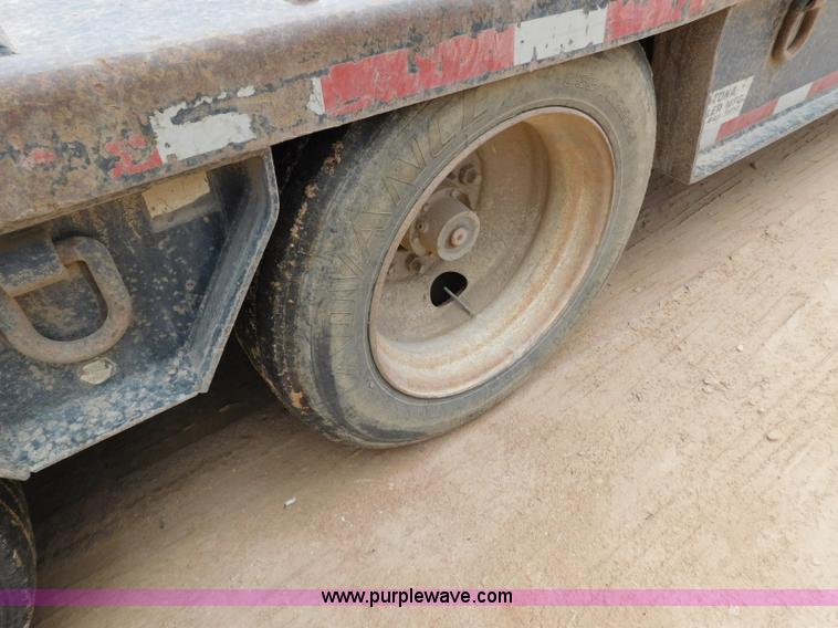 image for item L5930 2003 Atoka 22-DE-60-3 equipment trailer