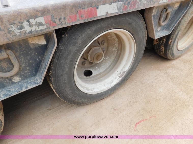 image for item L5930 2003 Atoka 22-DE-60-3 equipment trailer