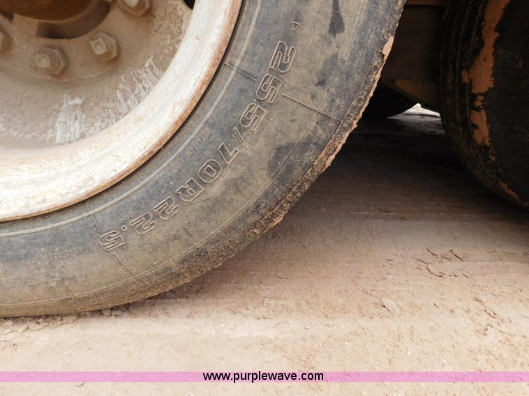 image for item L5930 2003 Atoka 22-DE-60-3 equipment trailer