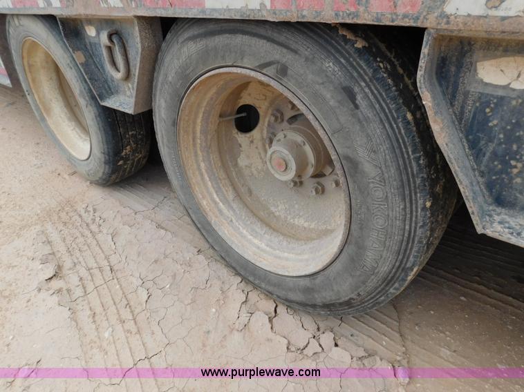 image for item L5930 2003 Atoka 22-DE-60-3 equipment trailer