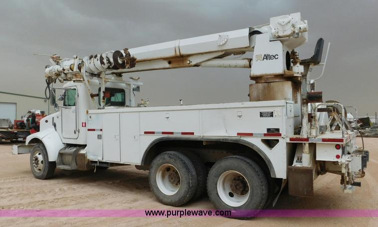 image for item L5932 2001 Peterbilt 330 digger derrick truck