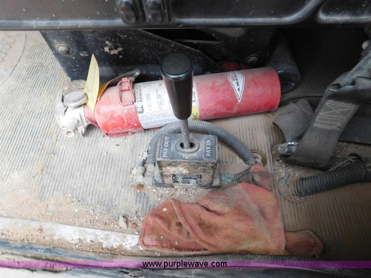 image for item L5932 2001 Peterbilt 330 digger derrick truck