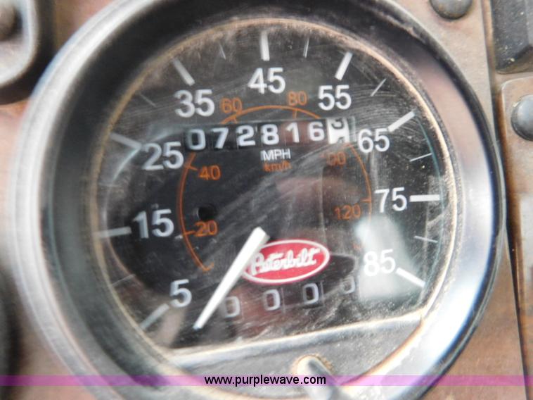 image for item L5932 2001 Peterbilt 330 digger derrick truck