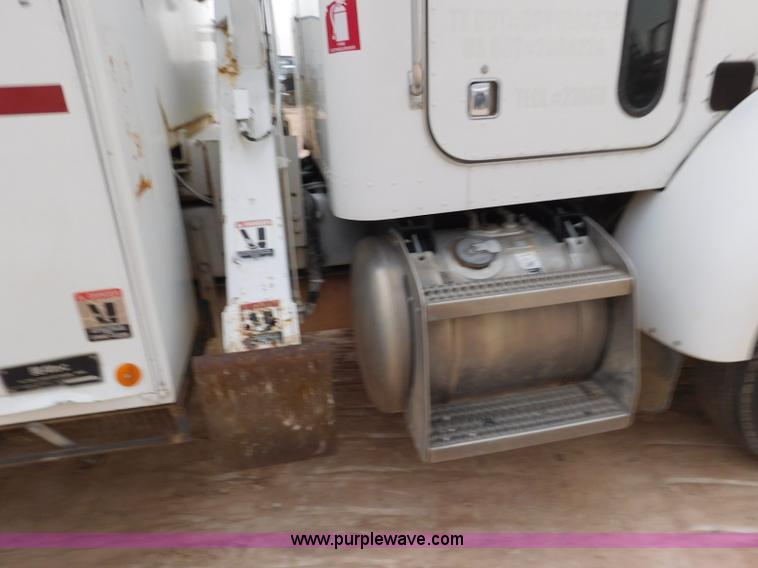 image for item L5932 2001 Peterbilt 330 digger derrick truck