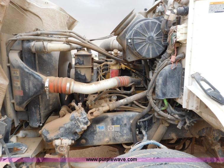 image for item L5932 2001 Peterbilt 330 digger derrick truck