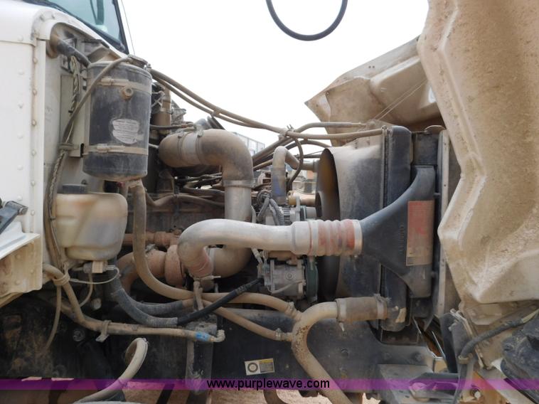 image for item L5932 2001 Peterbilt 330 digger derrick truck