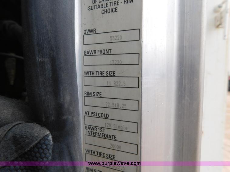 image for item L5932 2001 Peterbilt 330 digger derrick truck