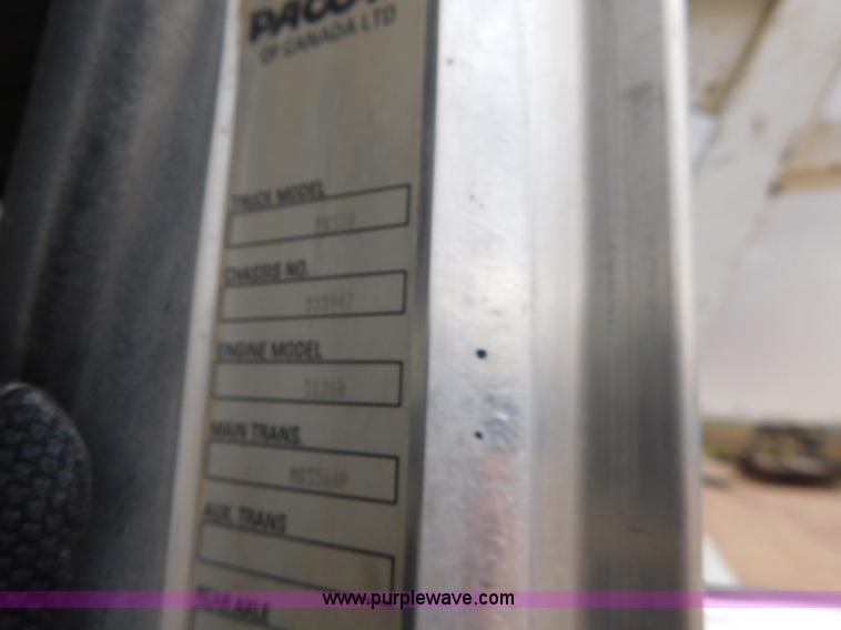 image for item L5932 2001 Peterbilt 330 digger derrick truck