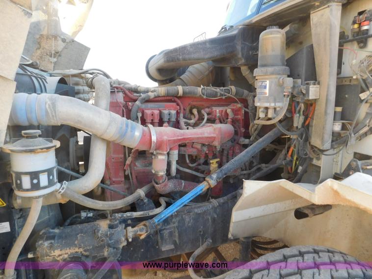 image for item L5935 2007 International 9400i semi truck