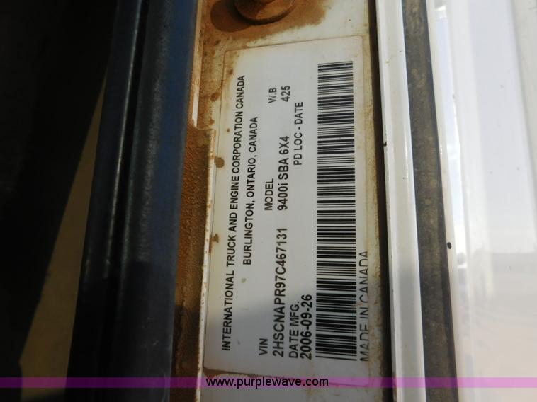 image for item L5935 2007 International 9400i semi truck