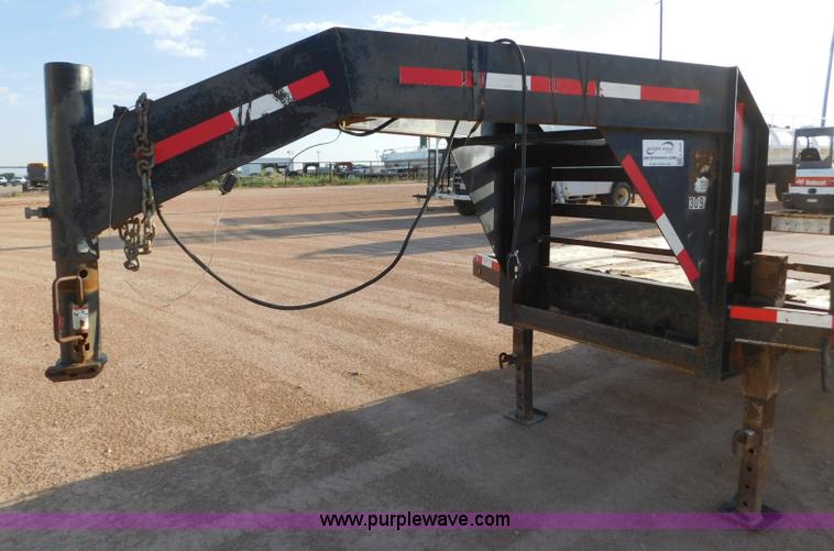 image for item L5936 2007 Legend equipment trailer