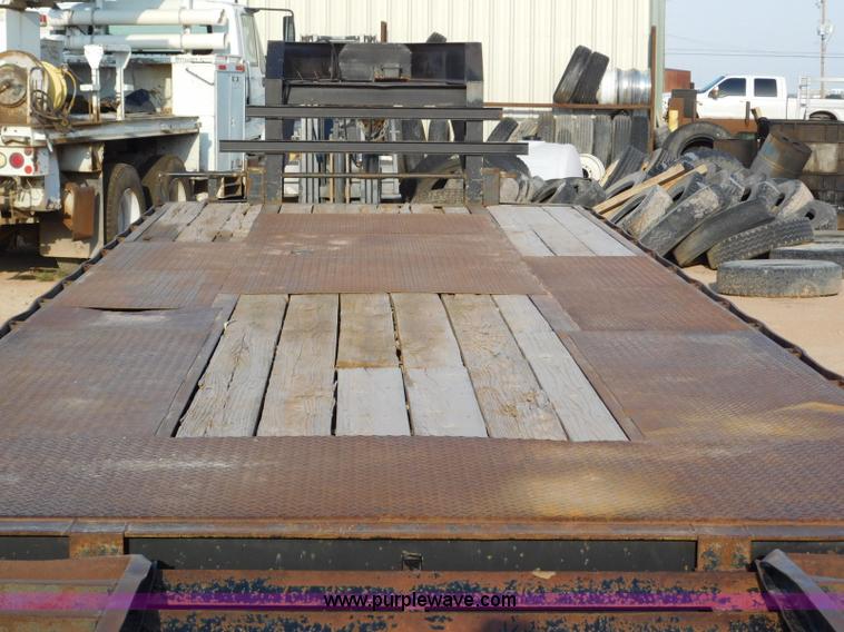 image for item L5936 2007 Legend equipment trailer