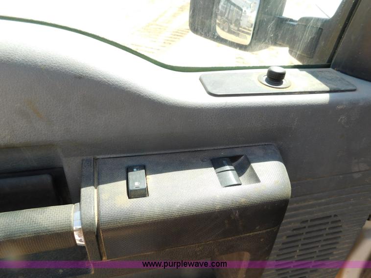 image for item L5938 2013 Ford F350 Super Duty SuperCab service truck with crane