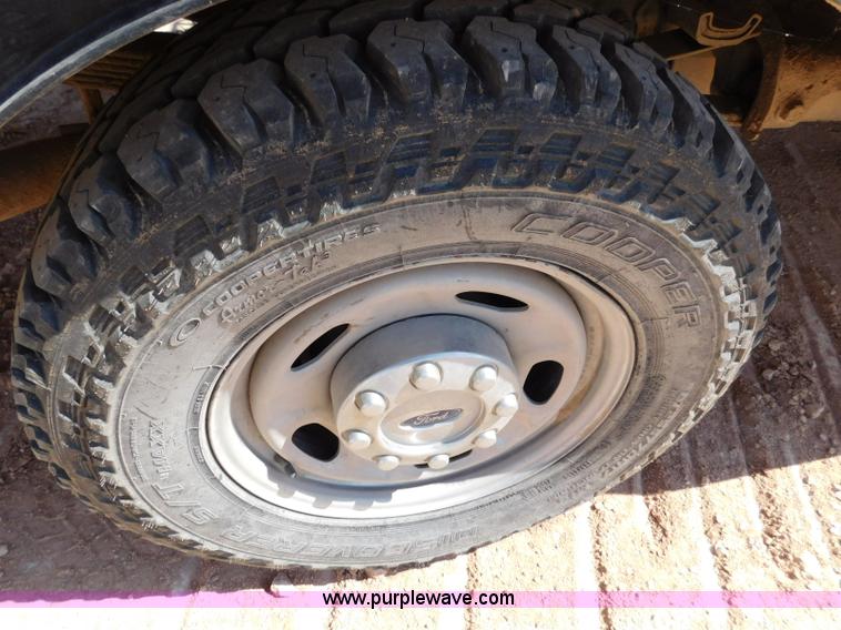 image for item L5938 2013 Ford F350 Super Duty SuperCab service truck with crane