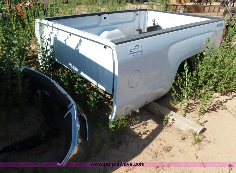 image for item L5944 Chevrolet Silverado pickup truck bed