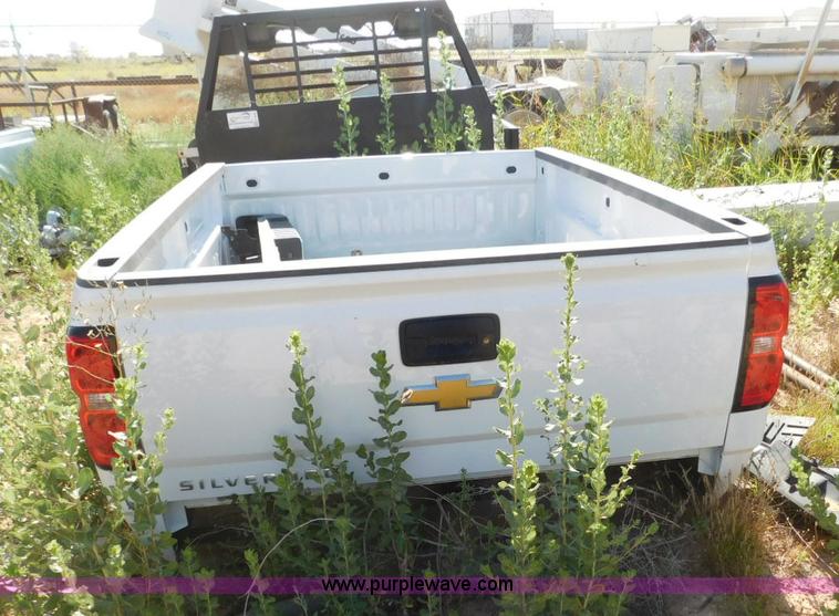 image for item L5944 Chevrolet Silverado pickup truck bed