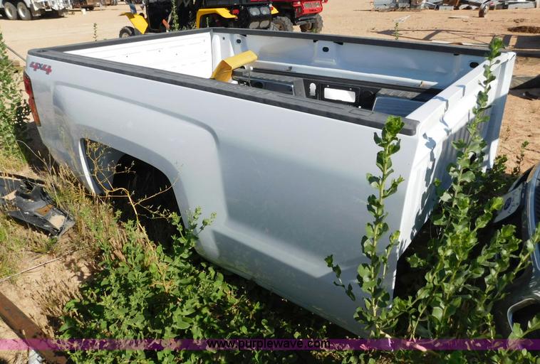 image for item L5944 Chevrolet Silverado pickup truck bed