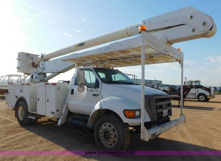 image for item L5951 2004 Ford F750 Super Duty bucket truck