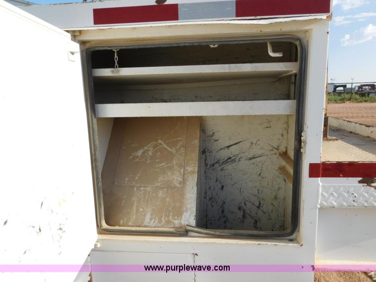 image for item L5951 2004 Ford F750 Super Duty bucket truck