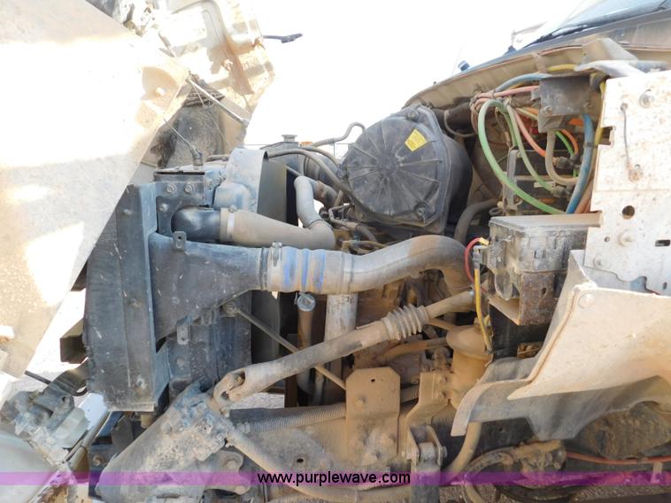 image for item L5951 2004 Ford F750 Super Duty bucket truck