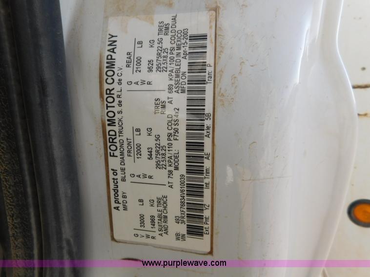 image for item L5951 2004 Ford F750 Super Duty bucket truck