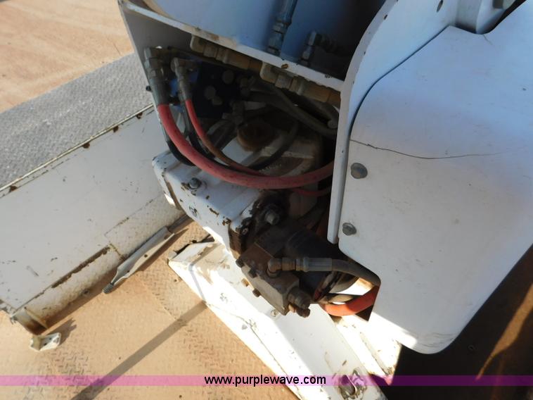 image for item L5951 2004 Ford F750 Super Duty bucket truck