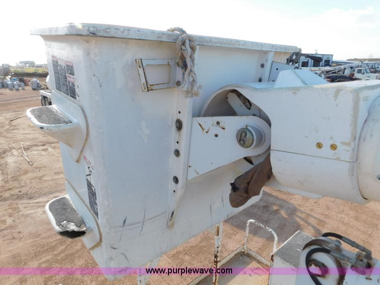 image for item L5951 2004 Ford F750 Super Duty bucket truck