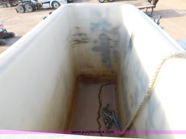 image for item L5951 2004 Ford F750 Super Duty bucket truck