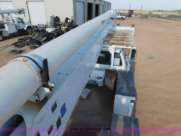 image for item L5951 2004 Ford F750 Super Duty bucket truck