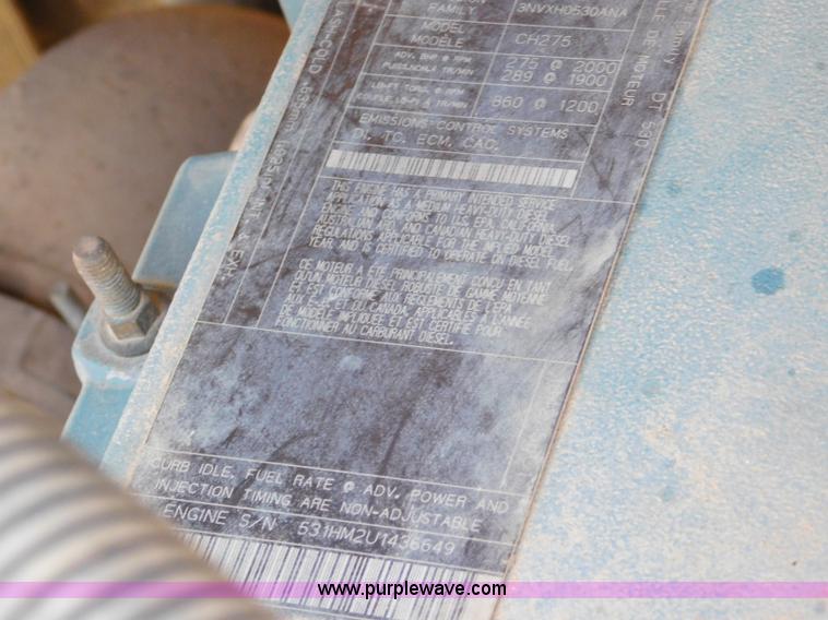 image for item L5953 2004 International 7400 digger derrick truck