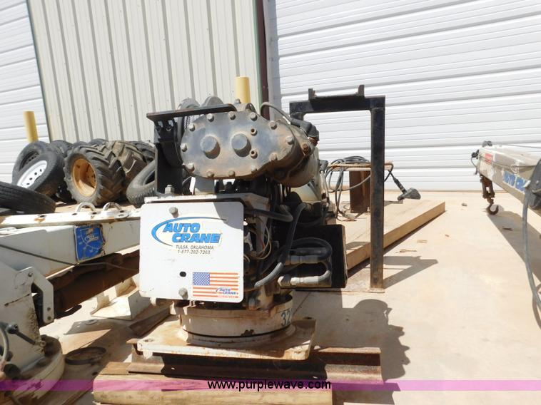 image for item L5955 Autocrane crane