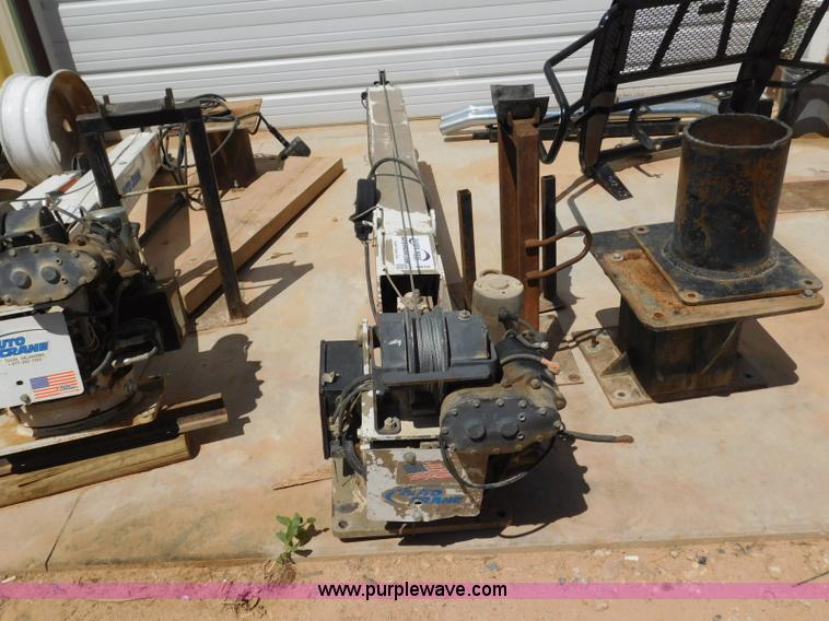 image for item L5956 Autocrane crane