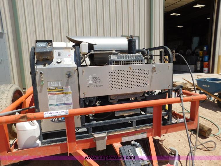 image for item L5963 2013 Big Tex steam trailer