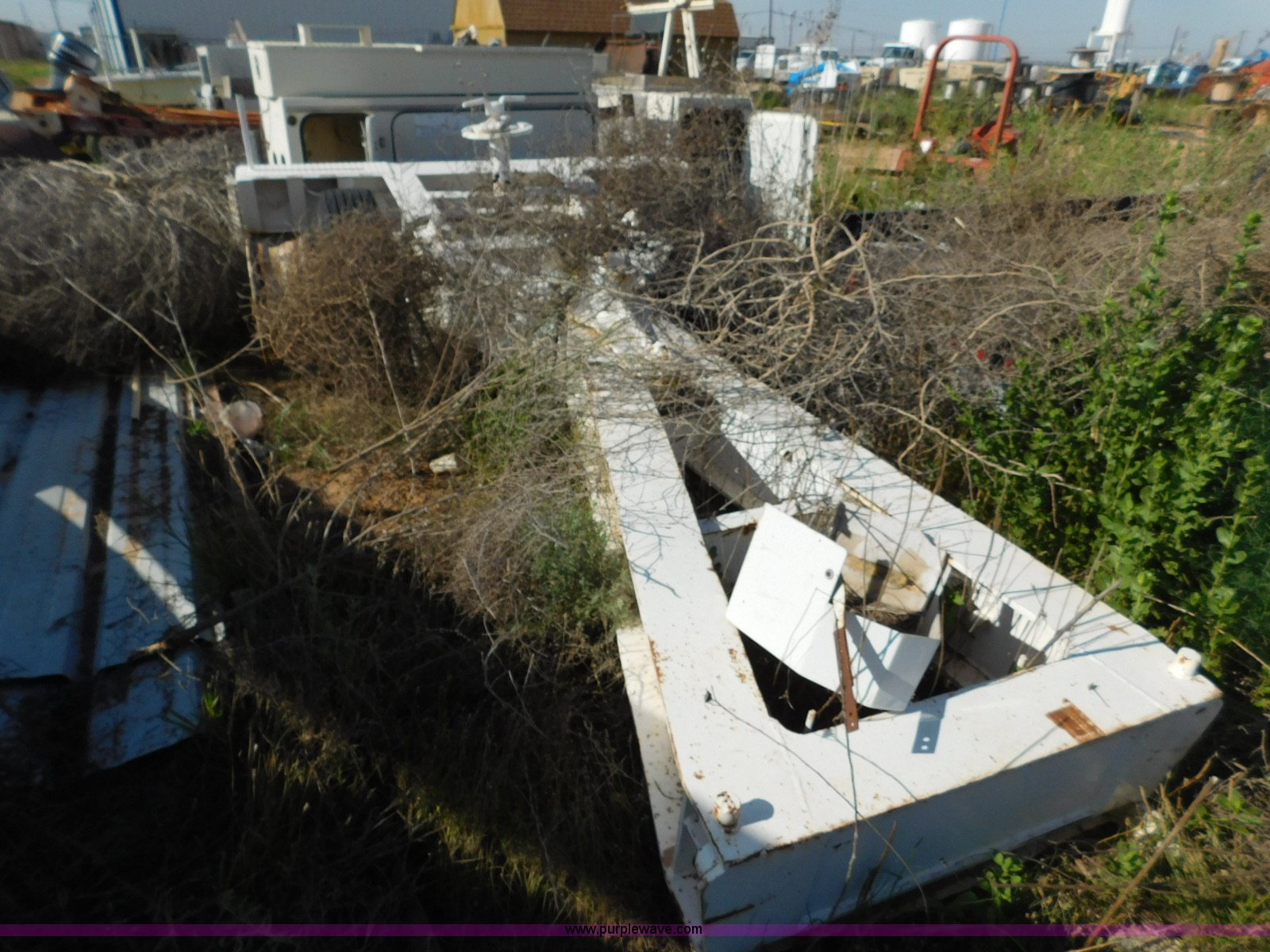 Bucket truck parts in Midland, TX Item L5946 sold Purple Wave