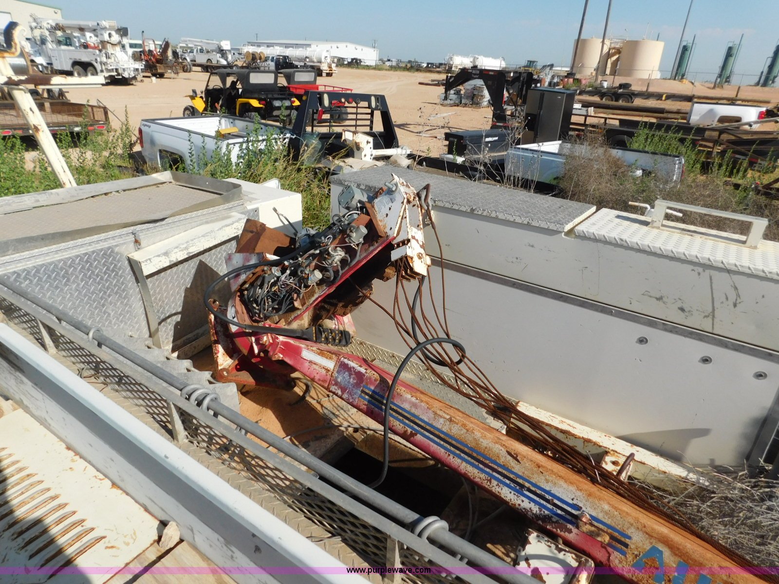 Bucket truck parts in Midland, TX Item L5946 sold Purple Wave