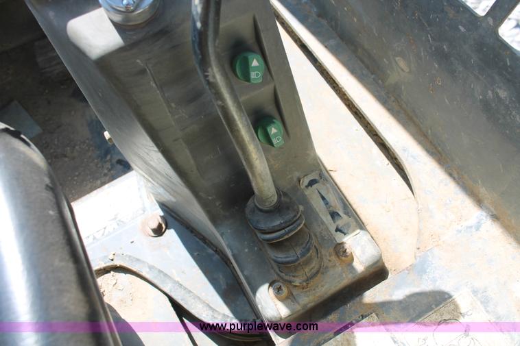 image for item AP9384 2006 Takeuchi TL130 skid steer
