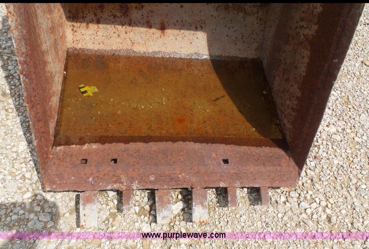 image for item BG9374 Ford 555 backhoe bucket