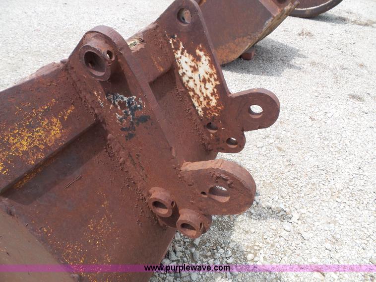 image for item BG9374 Ford 555 backhoe bucket