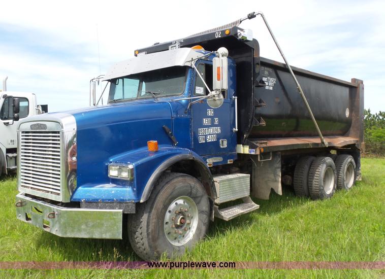 image for item BR9328 1995 Freightliner FL112SD dump truck