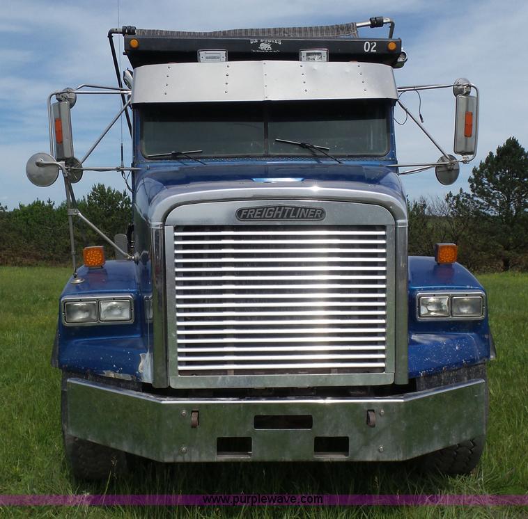 image for item BR9328 1995 Freightliner FL112SD dump truck