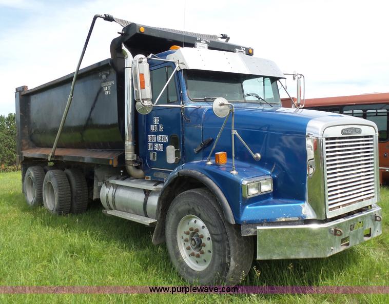 image for item BR9328 1995 Freightliner FL112SD dump truck