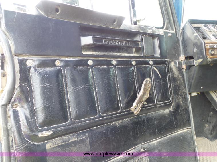 image for item BR9328 1995 Freightliner FL112SD dump truck