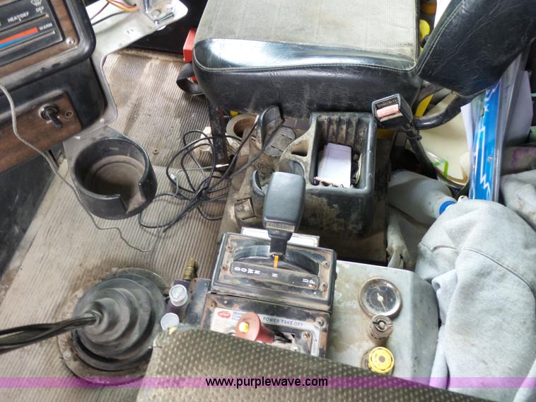 image for item BR9328 1995 Freightliner FL112SD dump truck