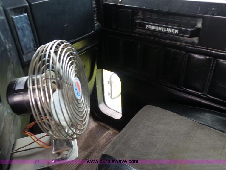 image for item BR9328 1995 Freightliner FL112SD dump truck